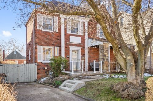 5438 Guarino Rd, Pittsburgh, PA 15217-1919