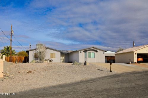 3422 Cinnamon Bay, Lake Havasu City, AZ 86406-6240