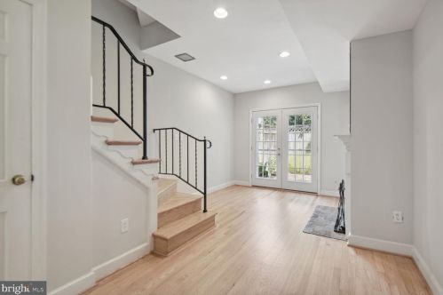 821 25th St, Washington, DC 20037-2209