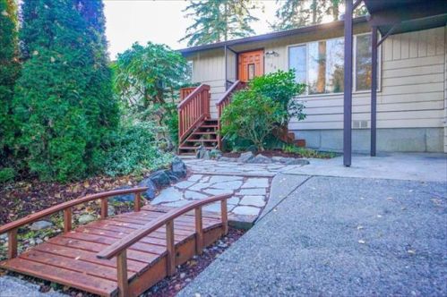 126 143rd St, Lynnwood, WA 98087-6702