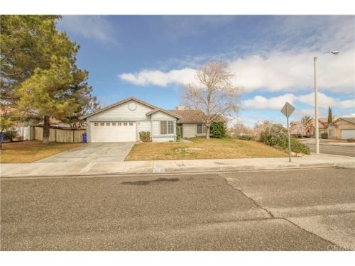 12750 Cardinal Ct, Victorville, CA 92392-7416
