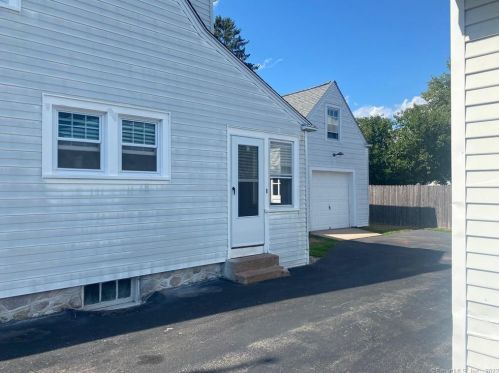 475 Meriden Ave, Southington CT  06489-3656 exterior