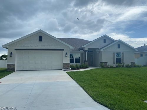 312 16th St, Cape Coral, FL 33990-0607