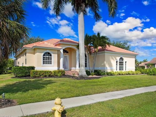 178 Tahiti Rd, Marco Island, FL 34145-3946