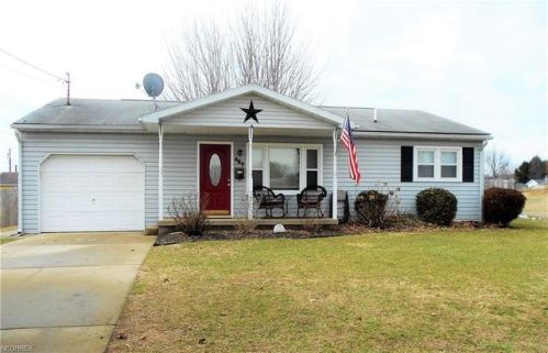 807 Jennielou St, Belpre, OH 45714-2105