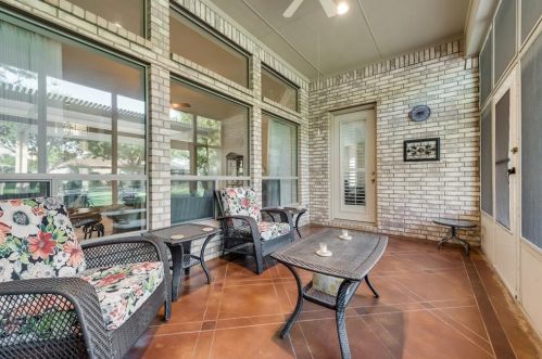 8817 Crestview Dr, Denton TX  76207-8601 exterior