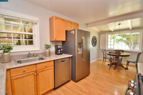 4066 Kensington Dr, Concord CA  94521-3333 exterior