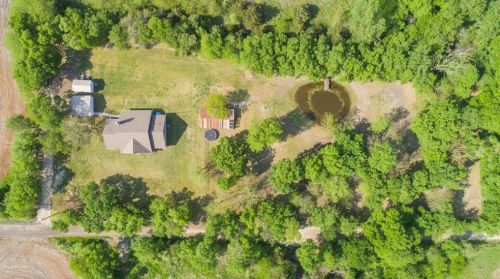 7602 Gussie Nell Davis Dr, Greenville TX  75402-4783 exterior