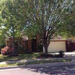 221 Racetrack Dr, Austin TX  78748-2579 exterior