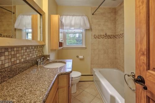 18 Sunnybrook Rd, Bernardsville NJ  07924-2713 exterior
