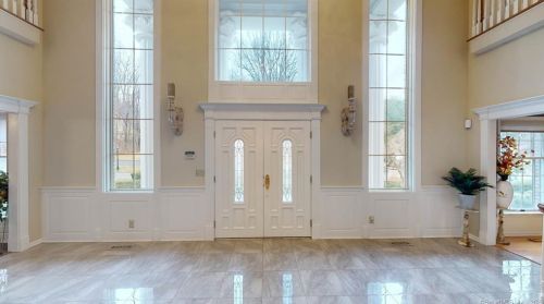 5 Rogers Rd, Waterbury, CT 06716-2536