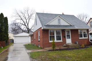 611 104th St, Milwaukee WI  53226-4327 exterior