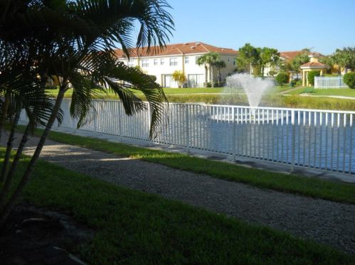 876 Pipers Cay Dr, West Palm Beach, FL 33415-4011