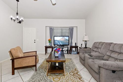 2539 Fairview Dr, Rialto, CA 92377-3684
