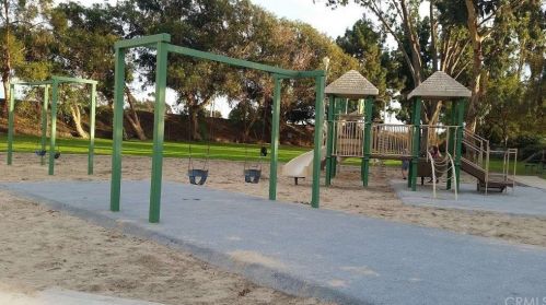 832 Stevely Ave, Long Beach CA 90808-4438 exterior