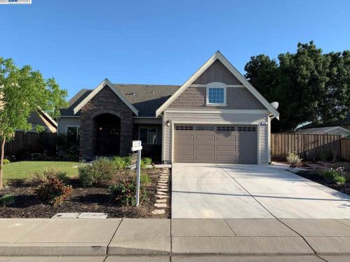 219 Heartwood Dr, Oakley, CA 94561-4417