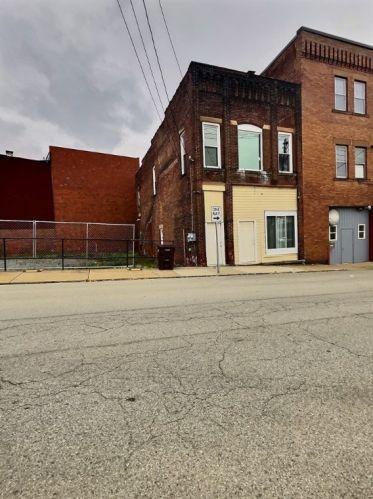 222 Silver St, Hermitage, PA 16146-2142