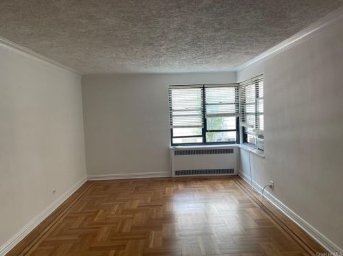 210 Martine Ave, White Plains NY  10601-3403 exterior