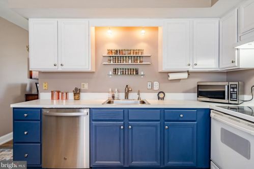 1 Terry Ct, Downingtown PA  19335-2606 exterior