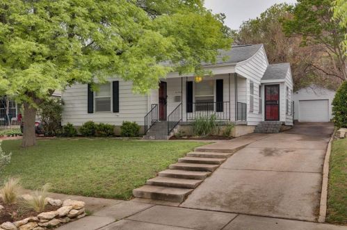 4708 Calmont Ave, Fort Worth, TX 76107-5424