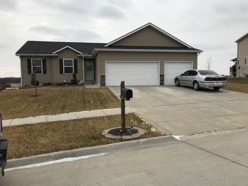 915 Cyprus Blvd, Holland, NE 68372-1442