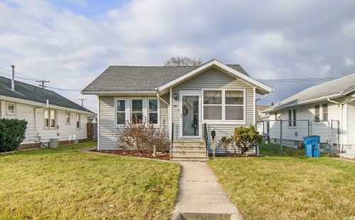 201 George St, Mishawaka, IN 46544-2653