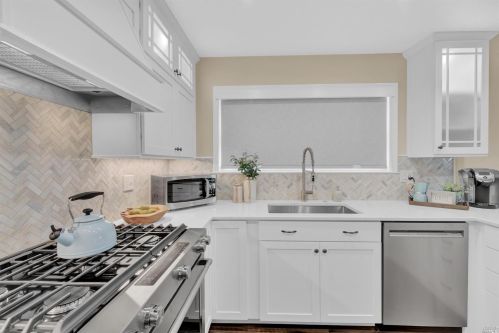 1000 Woodridge Dr, Vacaville CA  95687-6440 exterior