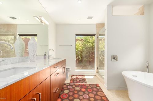 6825 18th St, Phoenix AZ  85042-5706 exterior