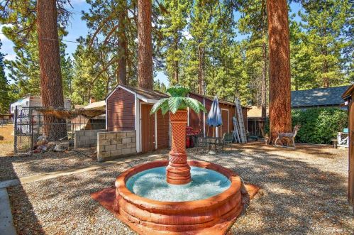 802 Big Bear Blvd, Big Bear City CA  92314-9669 exterior