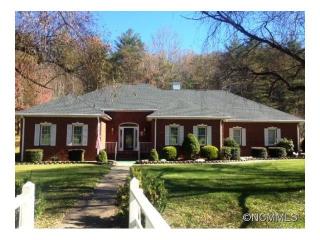 136 Willow Springs Dr, Hendersonville, NC 28739-7757