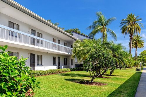 212 Nina Way, Oldsmar, FL 34677-2286