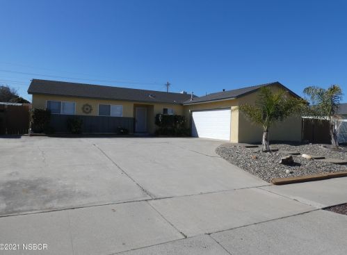 414 Shirley Ln, Santa Maria, CA 93455-3249
