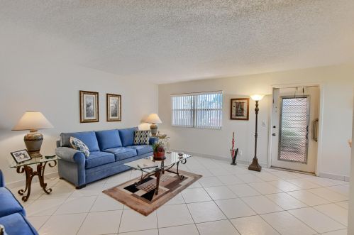 304 Saxony G, Delray Beach, FL 33446-1854