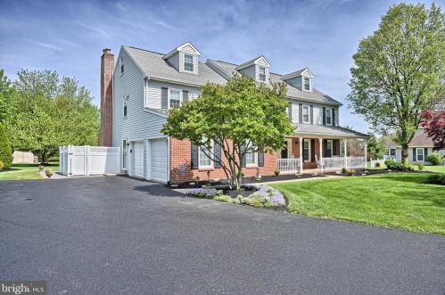 343 Meadowview Dr, Collegeville, PA 19426-2145