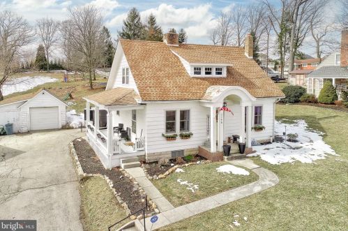 1146 Roth Church Rd, Spring Grove, PA 17362-8899