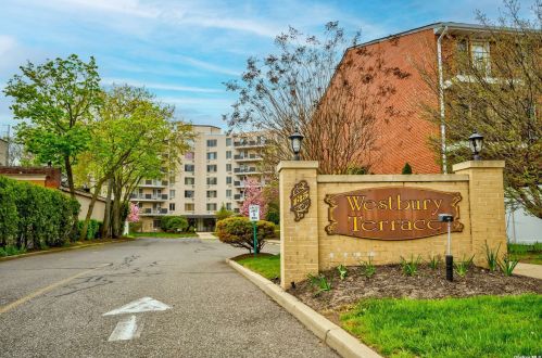 135 Post Ave, Westbury NY  11590-3191 exterior