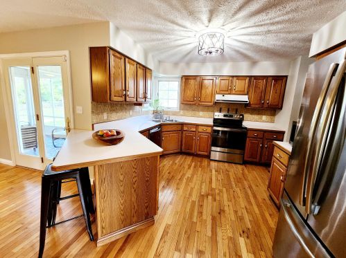 5985 Creek Rd, Washington Ch OH  43160-9726 exterior