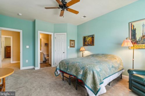 8373 Pedigrue Ct, Gainesville VA  20155-3240 exterior