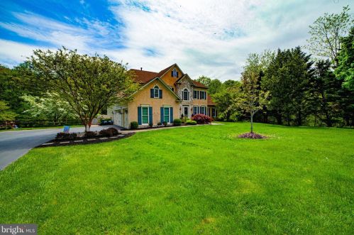 17 Maple Ln, Glen Mills PA  19342-2250 exterior