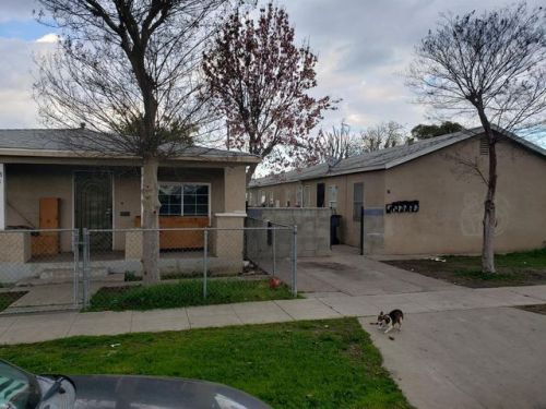 15 Amador St, Fresno, CA 93706-1802