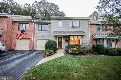 4 Foster Ln, Downingtown, PA 19335-3379