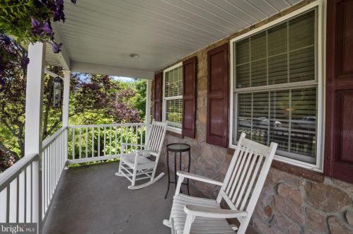 2061 Canyon Creek Rd, Gilbertsville, PA 19525-7001