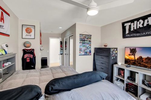 7645 Victoria Ave, Yucca Valley CA  92284-6152 exterior