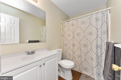 405 Franklin Ct, Collegeville PA  19426-2246 exterior