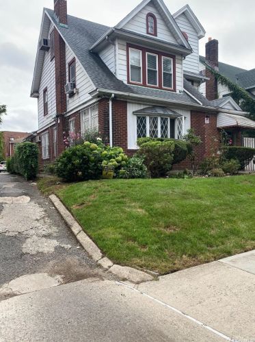 172-36 Highland Ave, Jamaica, NY 11432-3434