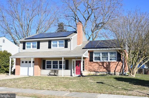 909 Schoolhouse Ln, Dover, DE 19904-2417