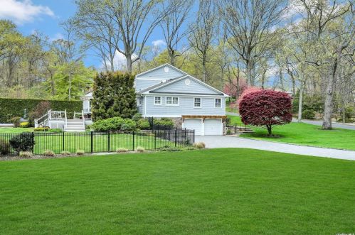 19 Williamsburg Dr, Northport, NY 11768-2549