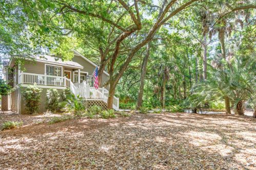 2147 Royal Pine Dr, Johns Island, SC 29455-6218