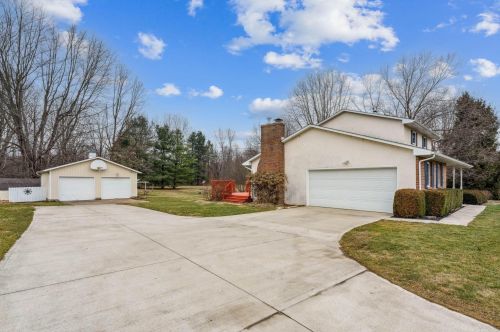 6107 Nichols Ln, Johnstown, OH 43031-8172