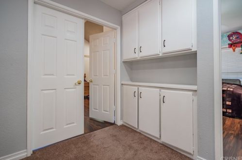 2828 Inyo Cir, Simi Valley CA 93063-2002 exterior